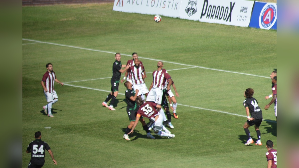 Bandırmaspor-Sakaryaspor maçı 1-1 berabere bitti