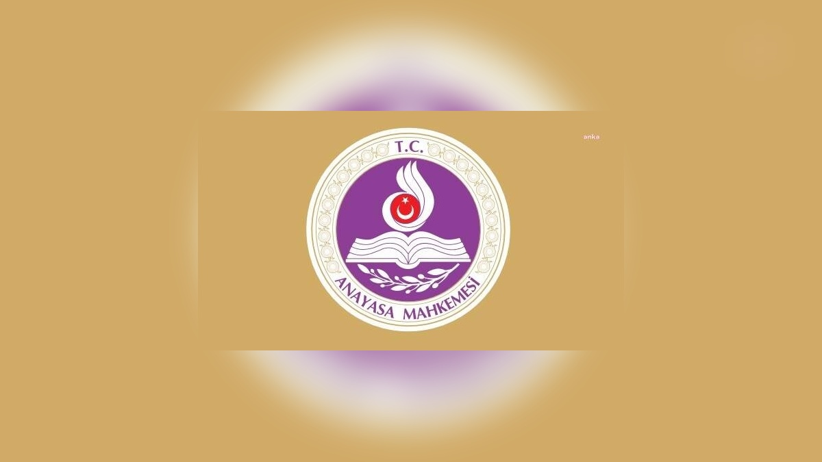 AYM, OHAL KHK'sı ile görevden çıkarılanların tazminat talebini engelleyen hükmü iptal etti