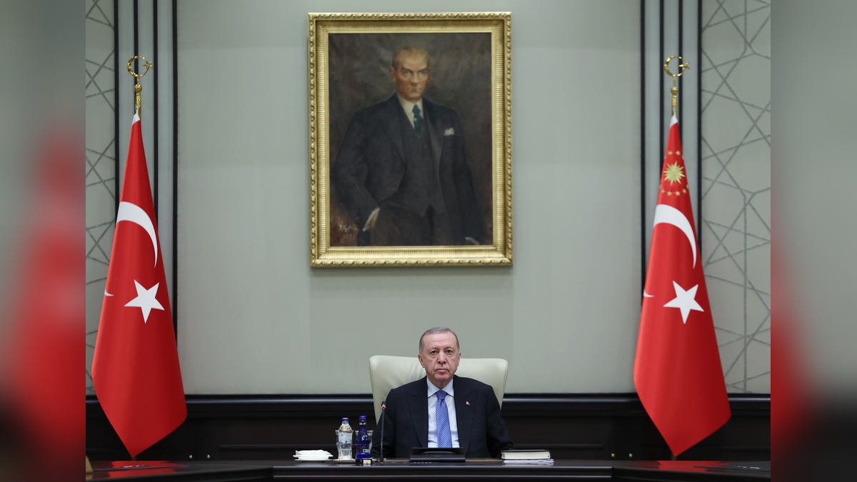 Cumhurbaşkanı Erdoğan başkanlığında Kabine Toplantısı: Gazze, Azerbaycan ve Suriye gündemde