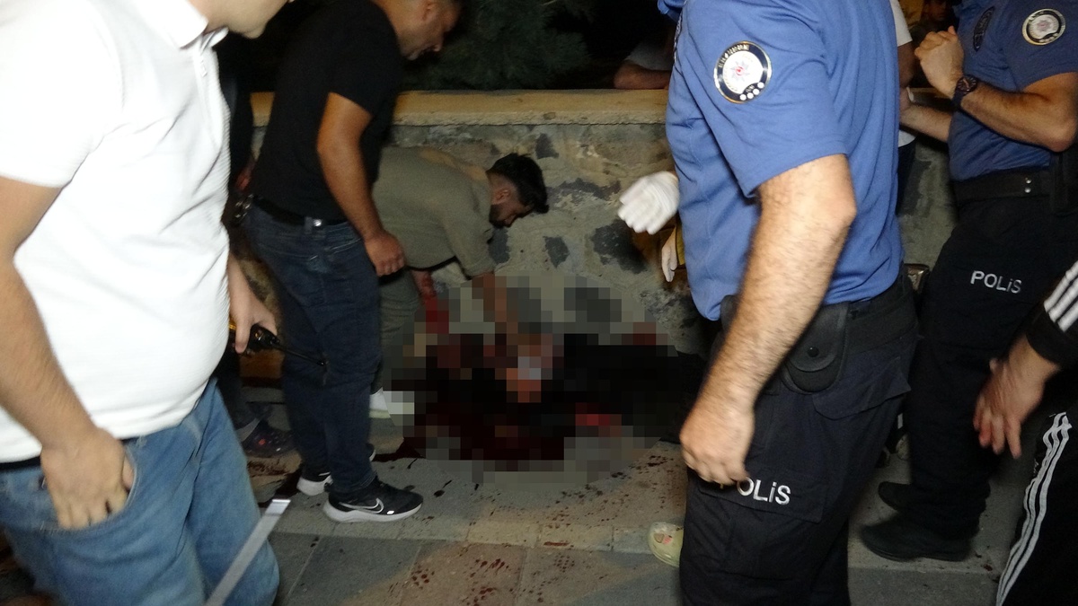 Erzurum'da bıçaklı kavga: 1 ölü, 2 yaralı