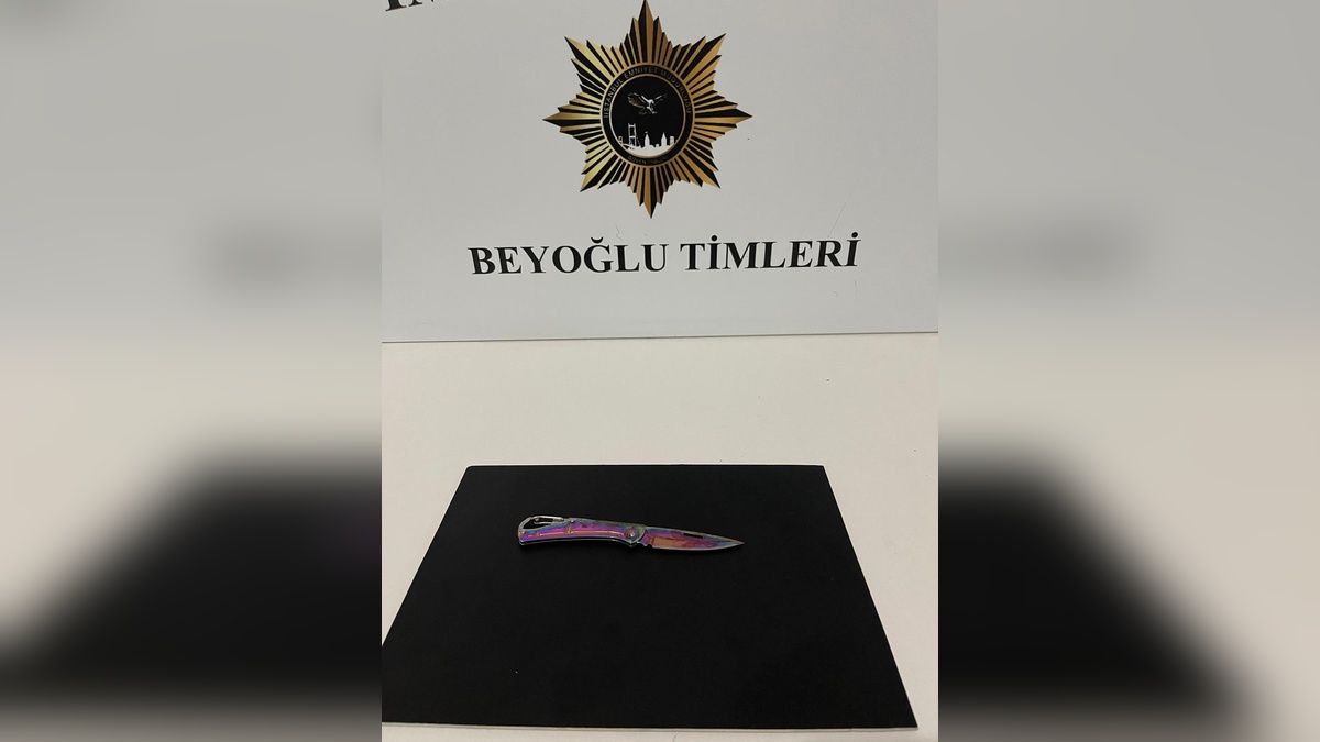 Taksim'de kıskançlık krizi: 3 kişi bıçaklandı