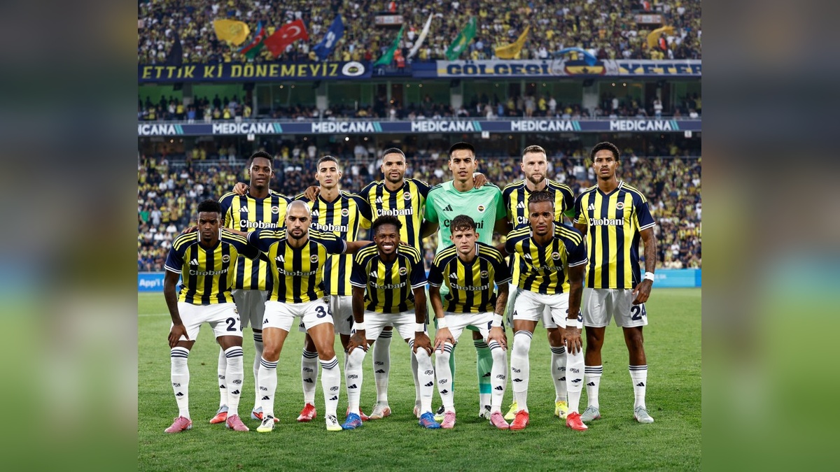 Fenerbahçe, Feyenoord'u 5-2 mağlup etti: Şampiyonlar Ligi Play-off turuna yükseldi