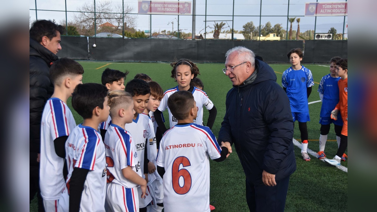 Altınordu Başkanı Özkan: Sokak futbolunu canlandırma projesi var