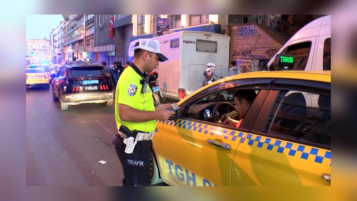 Kadıköy'de helikopterli 'Huzur İstanbul' denetimi