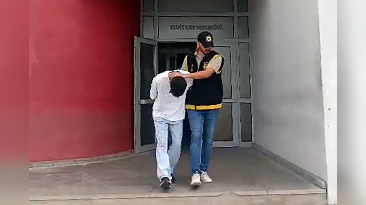 Adana'da Suriyeli çifte vatandaşlık ve operasyon yalanıyla dolandırıcılık: Şüpheli yakalandı