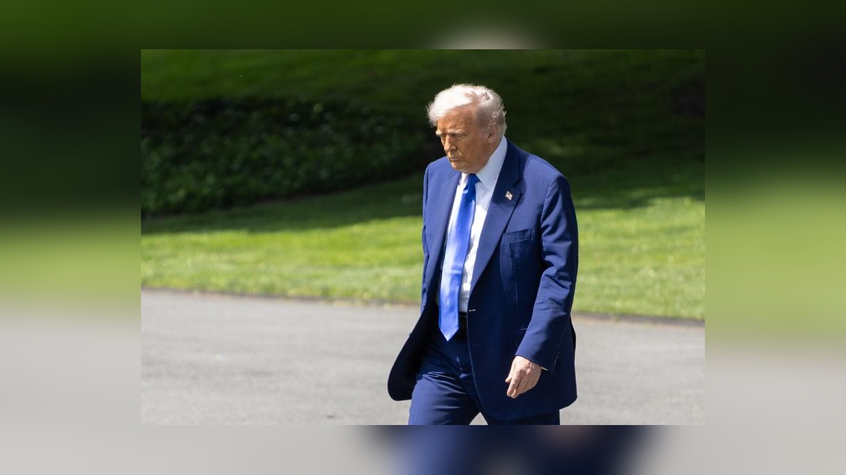 Trump: Uzay sektöründeki yükümlülükler azaltılacak