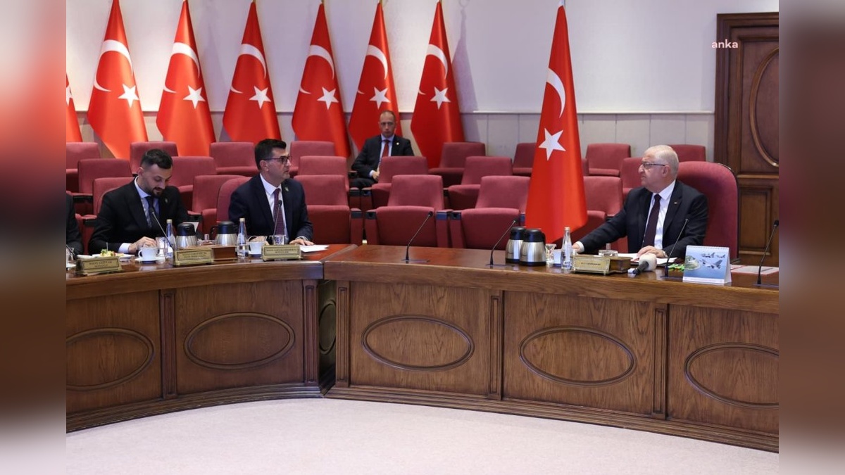 Bakan Güler, Harp Malulü Gaziler Derneği heyetini kabul etti