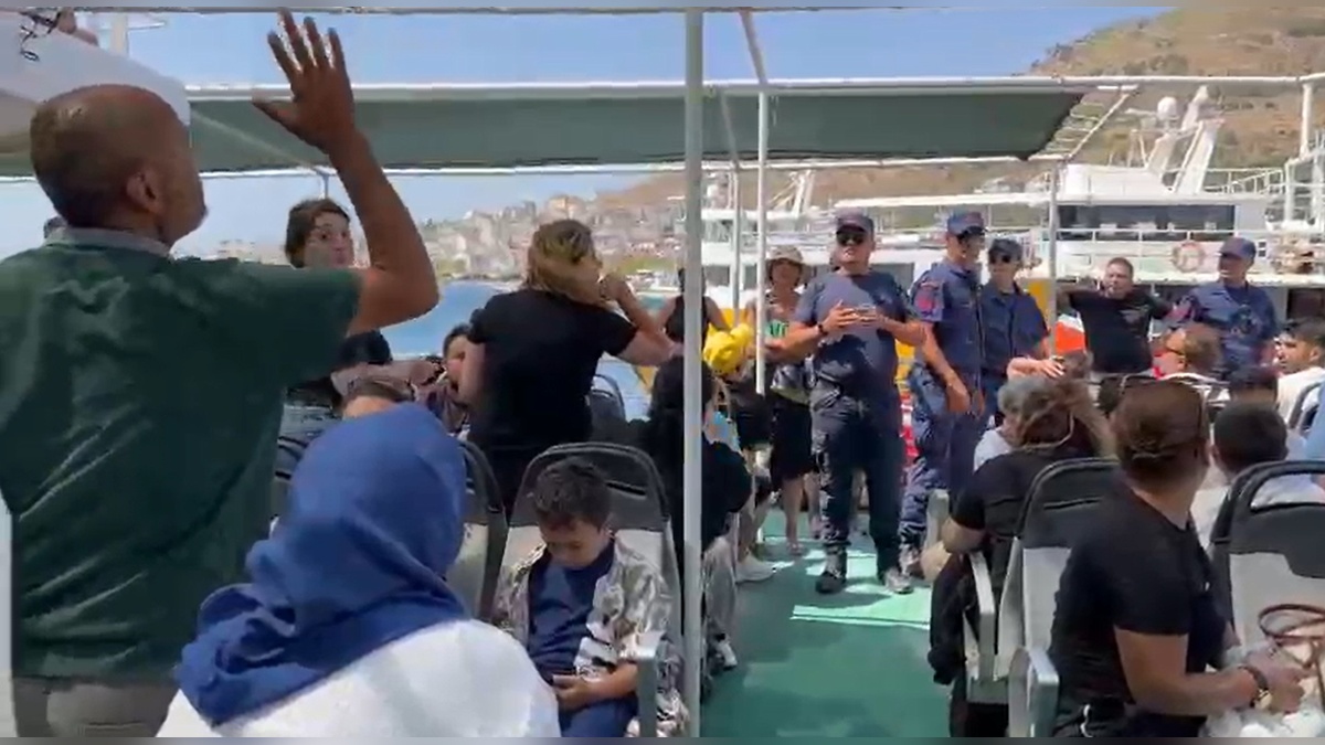 Avşa-Tekirdağ feribotu Marmara Adası'nda bekletildi: 1 saat 45 dakika gecikme