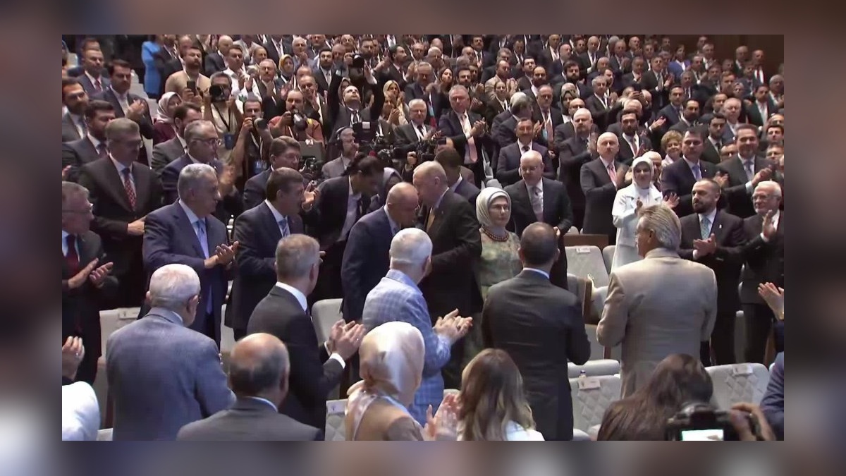 Erdoğan: AK Parti'ye yeni katılımlar, muhalefete ‘Hadi oradan’