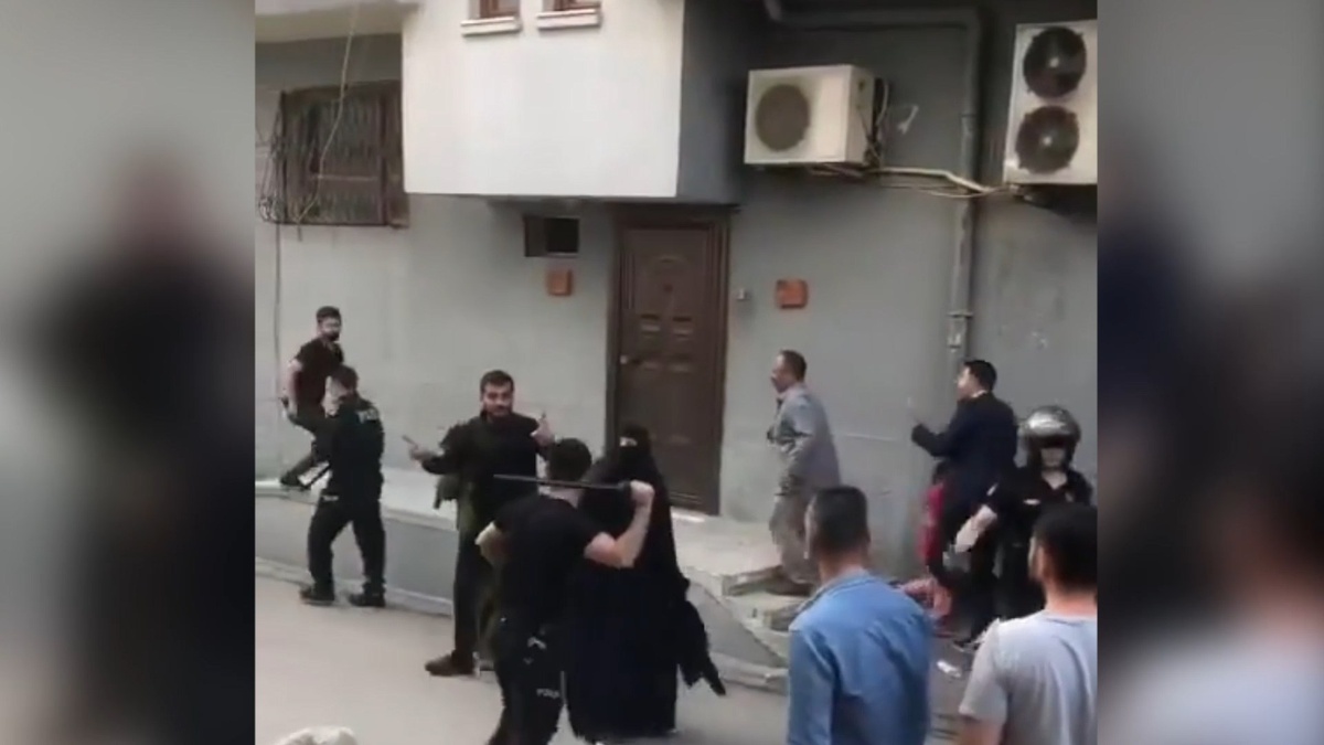 Şanlıurfa'da komşu kavgası: Biber gazı ve copla müdahale