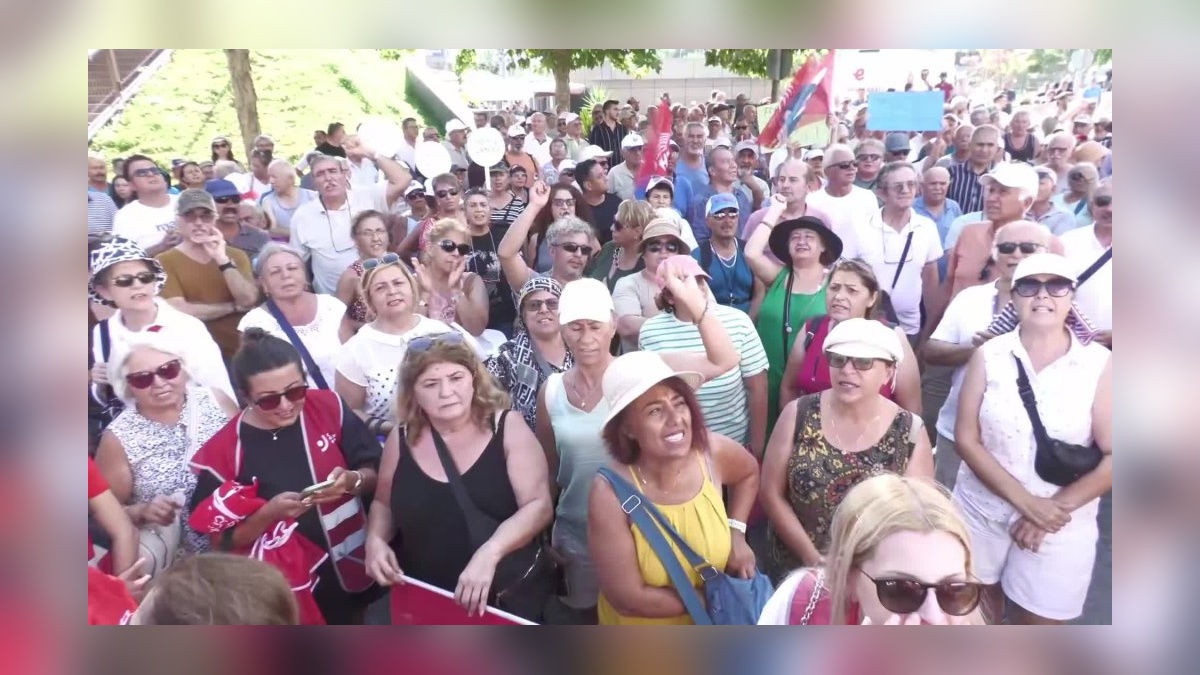 Aydın'da CHP'lilerin Çerçioğlu'na Tepkisi: 'Topuklu Topaç' Benzetmesi