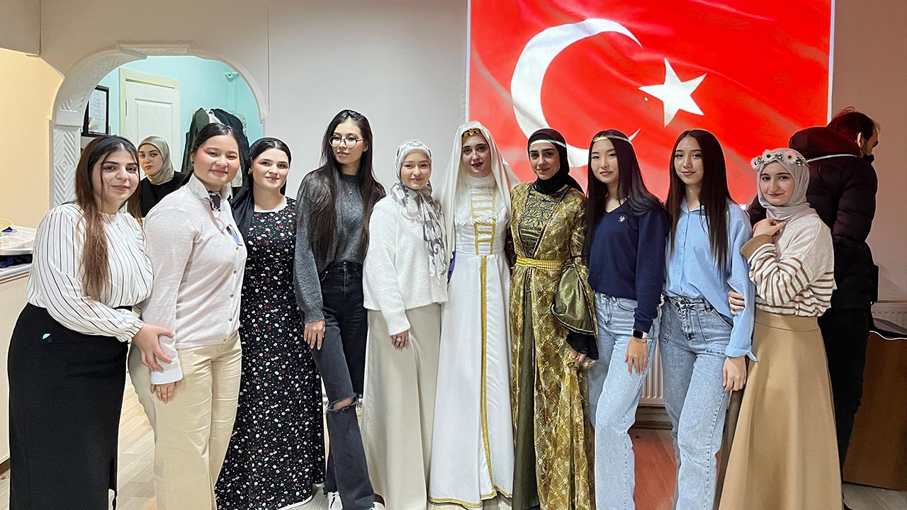 Ahıska Türkleri Gönderiliyor, Yabancılar Vatandaş Yapılıyor