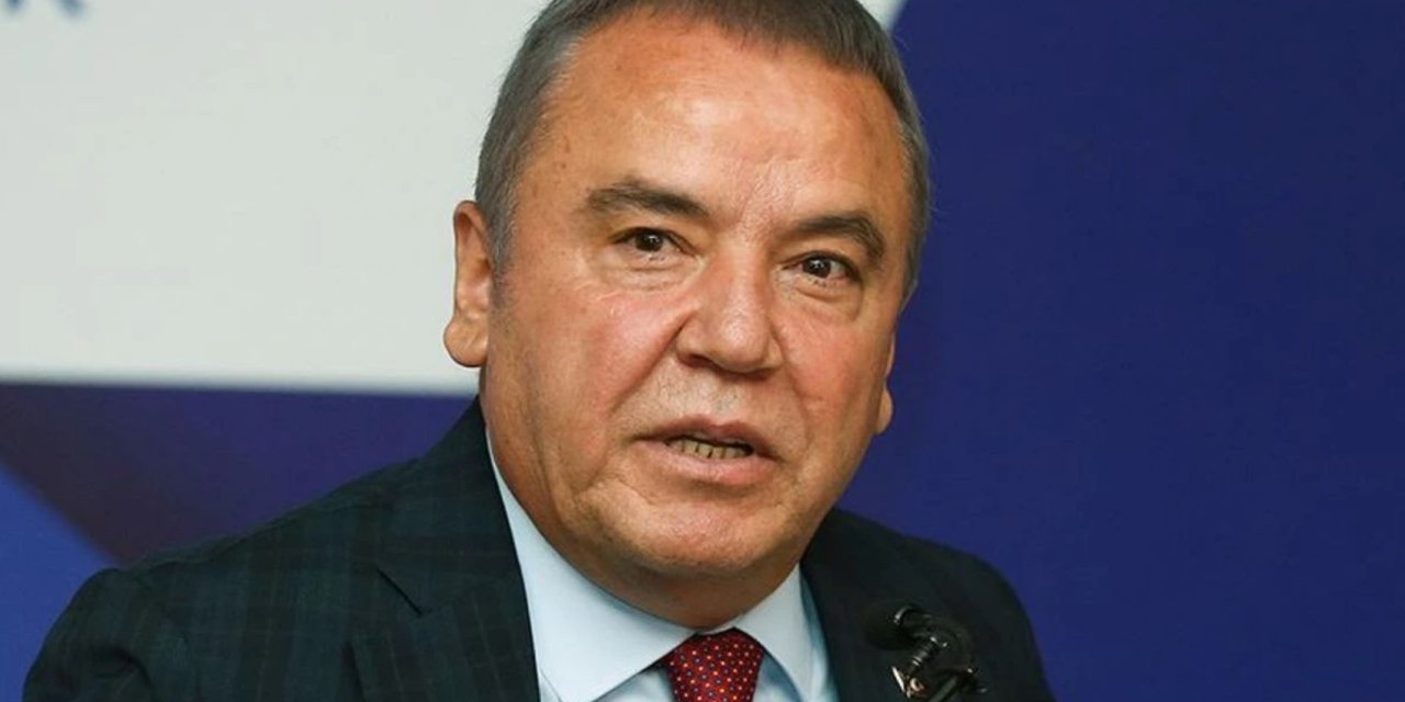 Muhittin Böcek'in oğlu havalimanında gözaltına alındı