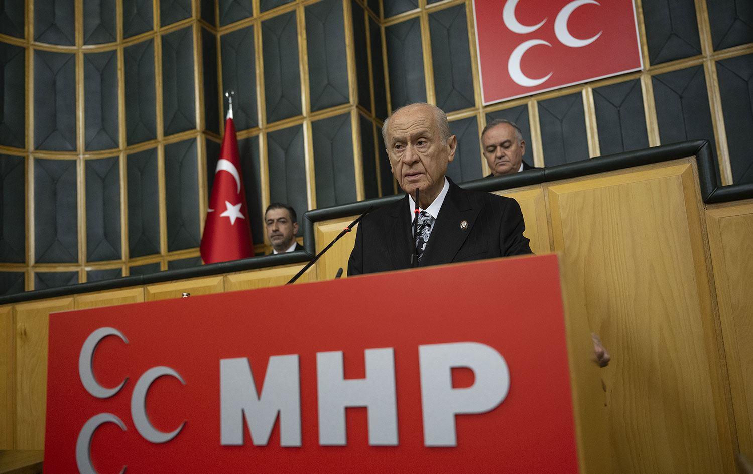MHP’NİN NE İŞİ VAR?