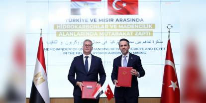 Bayraktar: Türkiye-Mısır, Enerji İş Birliğinde İki Önemli Anlaşma İmzaladı