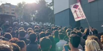 Boğaziçi Üniversitesi'nde Protestocular Gözaltına Alındı: Eğitim Sen'den Tepki