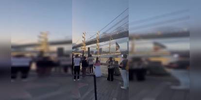 Meksika Eğitim Gemisi Brooklyn Köprüsü'ne çarptı: İki ölü, 19 yaralı