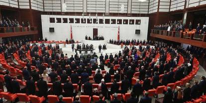Yaz döneminde istifalar ve partilere geçişler artacak!