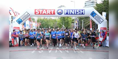 Caddebostan'da 4 bin koşucu için 10K ve 21K koşuları