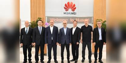 Uraloğlu, Huawei'in 5G tesisini ziyaret etti