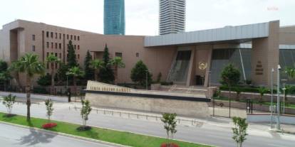 İzmir'de icra müdür yardımcısı ve kâtip gözaltında: Maddi menfaat iddiası