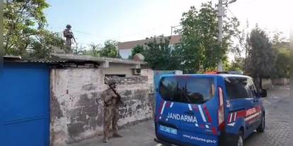 Diyarbakır ve Batman'da iş yerlerine saldırılar: 3 şüpheli gözaltında