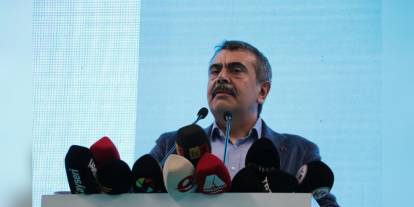 Tekin: Okullar bilgi vermeyi değil, beceri kazandırmayı hedeflemeli