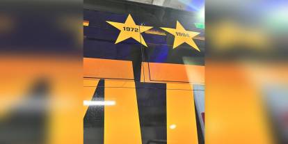 Galatasaray'ın şampiyonluk otobüsüne taşlı saldırı