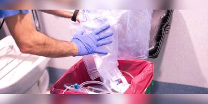 İngiltere'de yeni bakteri türü keşfedildi: Hastane plastiklerini besin olarak kullanıyor