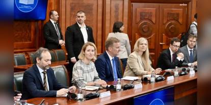 AB, Suriye'ye Yönelik Ekonomik Yaptırımları Kaldırdı