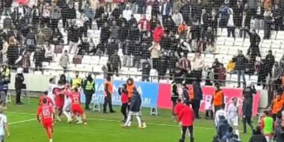 Elazığspor-Vanspor maçında AKP'li belediye başkanın anonsuna tepki