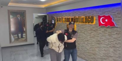 İzmir merkezli dolandırıcılık şebekesi operasyonu: 4 tutuklama