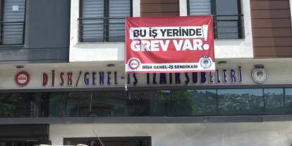 İzmir Büyükşehir Belediyesi işçileri grevde: 'Sadaka değil, toplu sözleşme istiyoruz'
