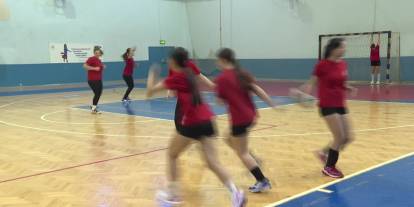 İzmir Büyükşehir Belediyesi Spor Kulübü: Hentbolda Türkiye ikinciliği ve genç yetenekler