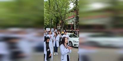 Ankara Üniversitesi'nde Hekimler, Şiddete Karşı Protesto Etti