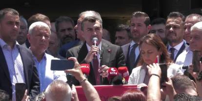 Adana'da CHP'li belediyelere operasyon: Partililerden tepki
