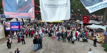 Antalya'da Yörük Türkmen Festivali devam etti: Funda Arar sahne aldı