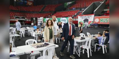 Karşıyaka'da 220 satranç sporcusu yarıştı