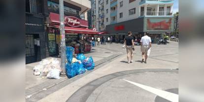 İzmir'de grev dördüncü gününde: Çöp yığınları oluştu