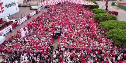 Özgür Özel Antalya'da miting düzenledi: 'Bu millet darbecilere anayasa yaptırmaz'