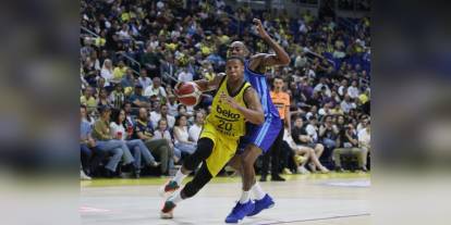 Fenerbahçe Beko, Türk Telekom'u geçerek yarı finale yükseldi