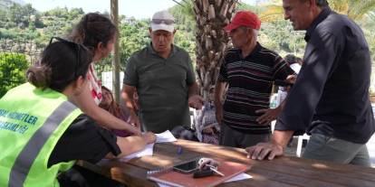 Antalya'da ipek böcekçiliği destekleniyor: 51 üreticiye 1250 beslenme tablası hibe edildi