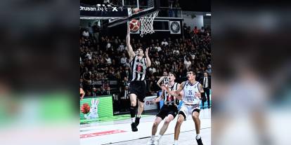 Beşiktaş Fibabanka, Anadolu Efes'e yenildi: Larkin 35 sayıyla parladı