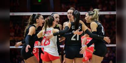 A Milli Kadın Voleybol Takımı Çin'i 3-2 yendi