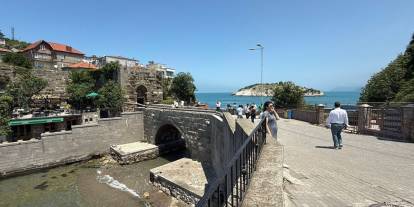 Amasra Kurban Bayramı'nda ziyaretçi akınına uğradı: 150 bin kişi ilçeyi ziyaret etti