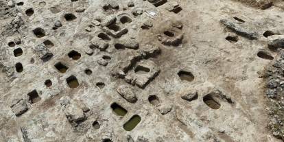 Hasankeyf'te 2300 Yıllık 79 Kaya Mezar Bulundu: 26 Tarihi Eser Sergiye Konuldu