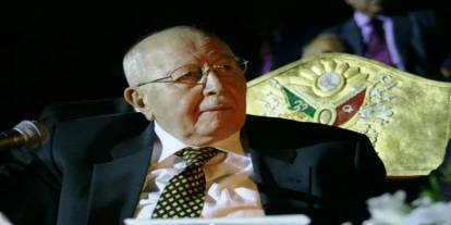 Necmettin Erbakan bugünleri görmüş!
