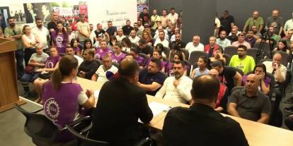 İzmir'de iki sendika yöneticisi 'Cumhurbaşkanına hakaret' suçlamasıyla tutuklandı