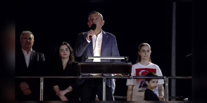 Özel'den Erdoğan'a çağrı: "Bu Akın'la bu dereyi geçemezsin"