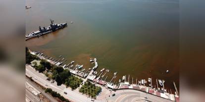 İzmit Körfezi'nde deniz suyu kahverengiye döndü: KOÜ öğretim üyesinden uyarı